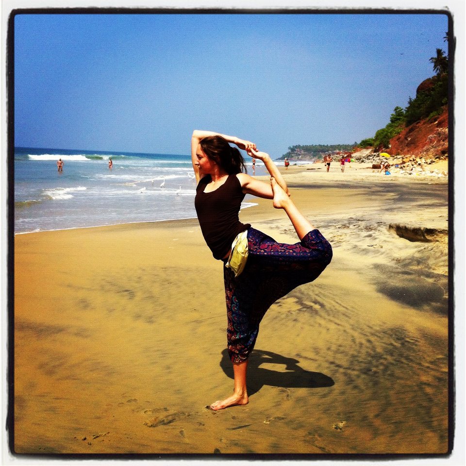 Amanda DiGiovanna in dancer pose on the beach